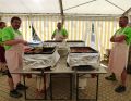 die anderen am Grill 