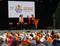 Auf der Bühne gibt es viele Beiträge zur Arbeit von Kolping in den verschiedensten Bereichen. (Bild: Markus Dietrich)