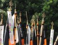 Viele der Banner haben das Jubiläums-Bannerband. (Bild: Daniela Dörfler)